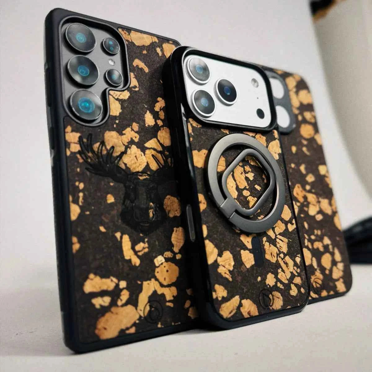 Lastu Lastu-puhelinkotelot iPhone 17 Pro, korkkiruskea/musta, porokuvio, kaiverrusmahdollisuus, MagSafe-yhteensopiva