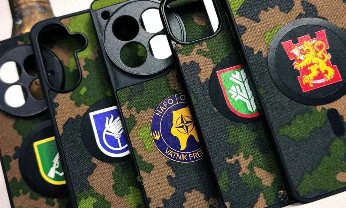M05 maastokuvio puhelimen kuoret – Lastu suomalainen camo kuori