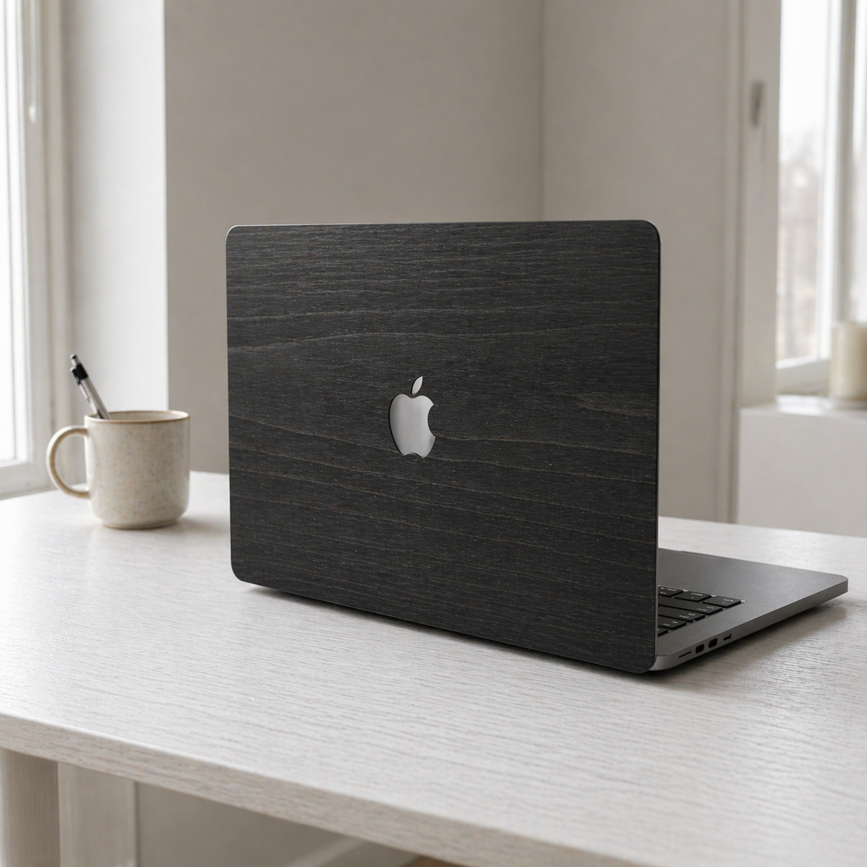 KANSI - MacBook -kansisuoja aidoista materiaaleista
