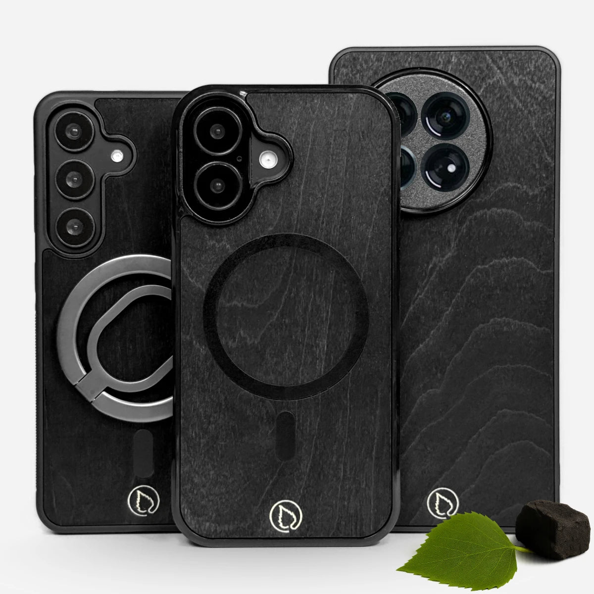 hiilikoivu-mustat-puiset-lastu-kuoret-oma-kaiverrus-magsafe-kotelot-suojakuoret-iphone-samsung-oneplus-pixel-nothing_4caea84a-7e7f-4aea-9098-f93d48cf146b.webp