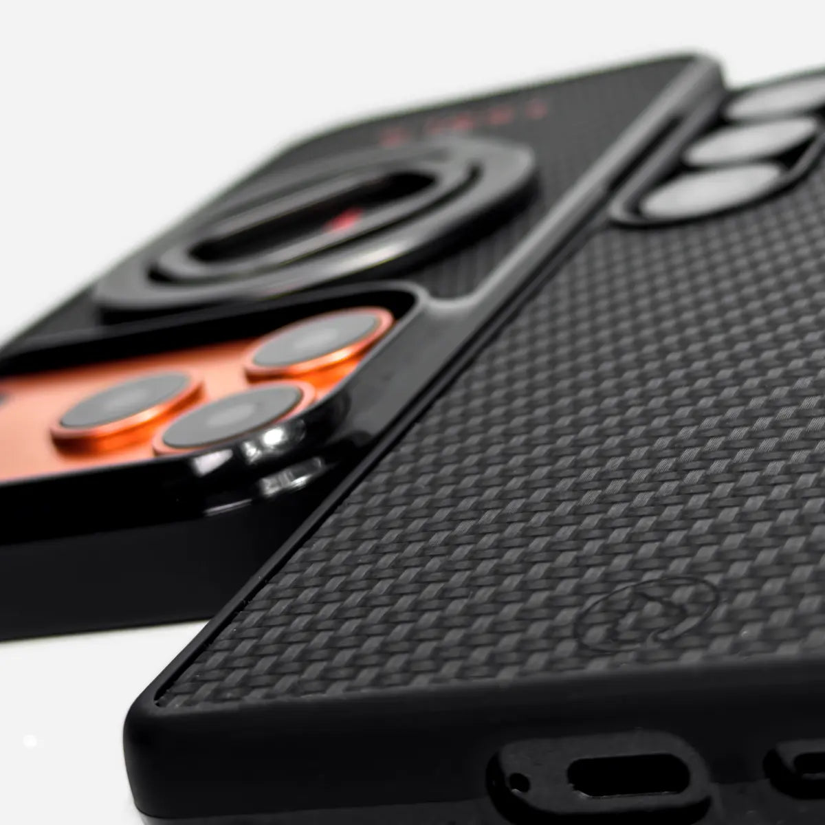 KARB - Omalla logolla ja MagSafe -toiminnolla