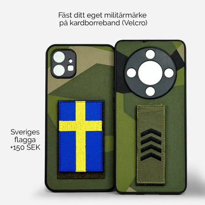 M90-kuvioiset puhelinkuoret Ruotsin armeijan kankaasta, jossa tarrakiinnitys omille merkeille. Kuvassa kaksi kuorta, joissa Ruotsin lippu ja sotilasarvomerkki. Sopii iPhone, Samsung, OnePlus ja Google Pixel -puhelimille. Lastu