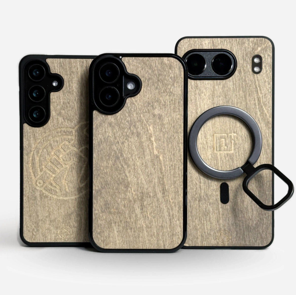 Lastu  IPhone 17 Pro-, Samsung Galaxy S26- ja OnePlus 15 -puhelimien kuoret: Lastu KELO -tervaleppä, Borders-kuvio ja logo.