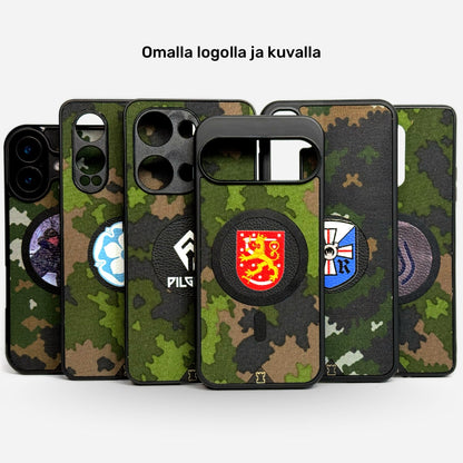 Tactical Essence puhelinkotelo, jossa erilaisia sotilaskuvioita ja merkkejä M05-maastokuvioidulla taustalla - Lastu