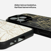 Lastu KARTTA karttakuoret aidosta koivusta iPhonelle, kaiverrettu luonnonvalkoinen ja mattamusta puinen puhelimen kuori. Explore Lastu’s Premium Phone Case Collection, iPhone kuoret - Kustomoitavat ja persoonalliset, Lastu kuoret Samsung Galaxy malleille, Suosituimmat Lastun puhelimen kuoret, Lastu kuoret, OnePlus kuoret – Persoonallista ja kestävää, Huawei & Honor, Design-puhelinkuoret – Lastun Design Collection, Karttakuoret, Xiaomi
