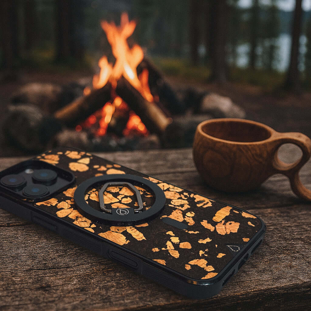 Lastu KUKSA puinen puhelimen kuori aidosta puusta ja kahvinporoista iPhonelle, veden- ja iskunkestävä design.