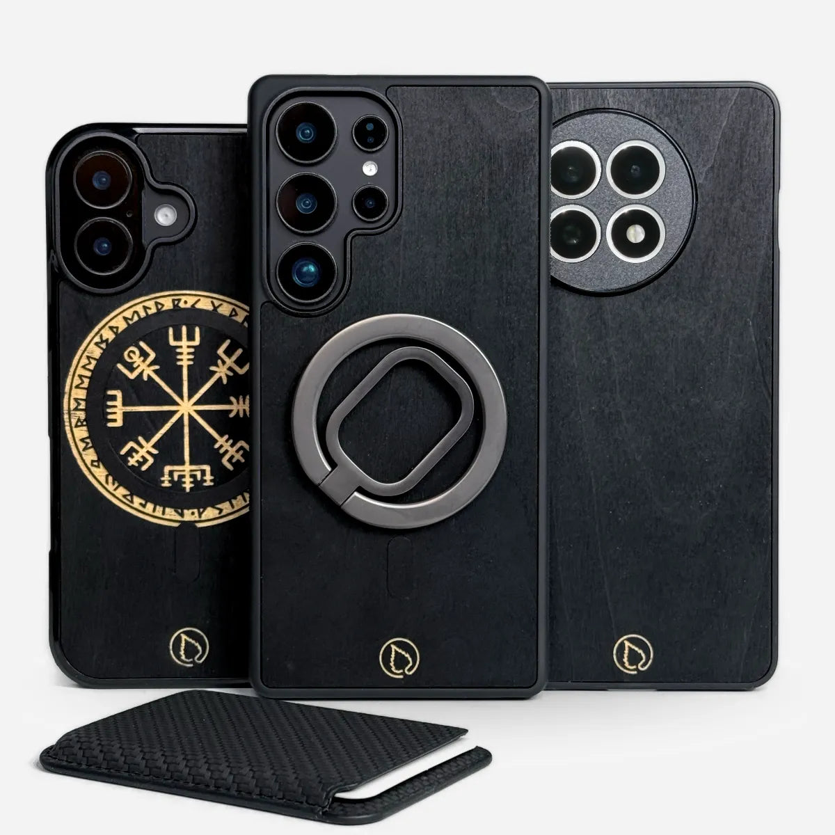 Lastu  Lastu HIILI musta koivu -puhelimen kuoret iPhone 17 Pro, Galaxy S26, OnePlus 15 sekä Hiilikoivu-korttikotelo.