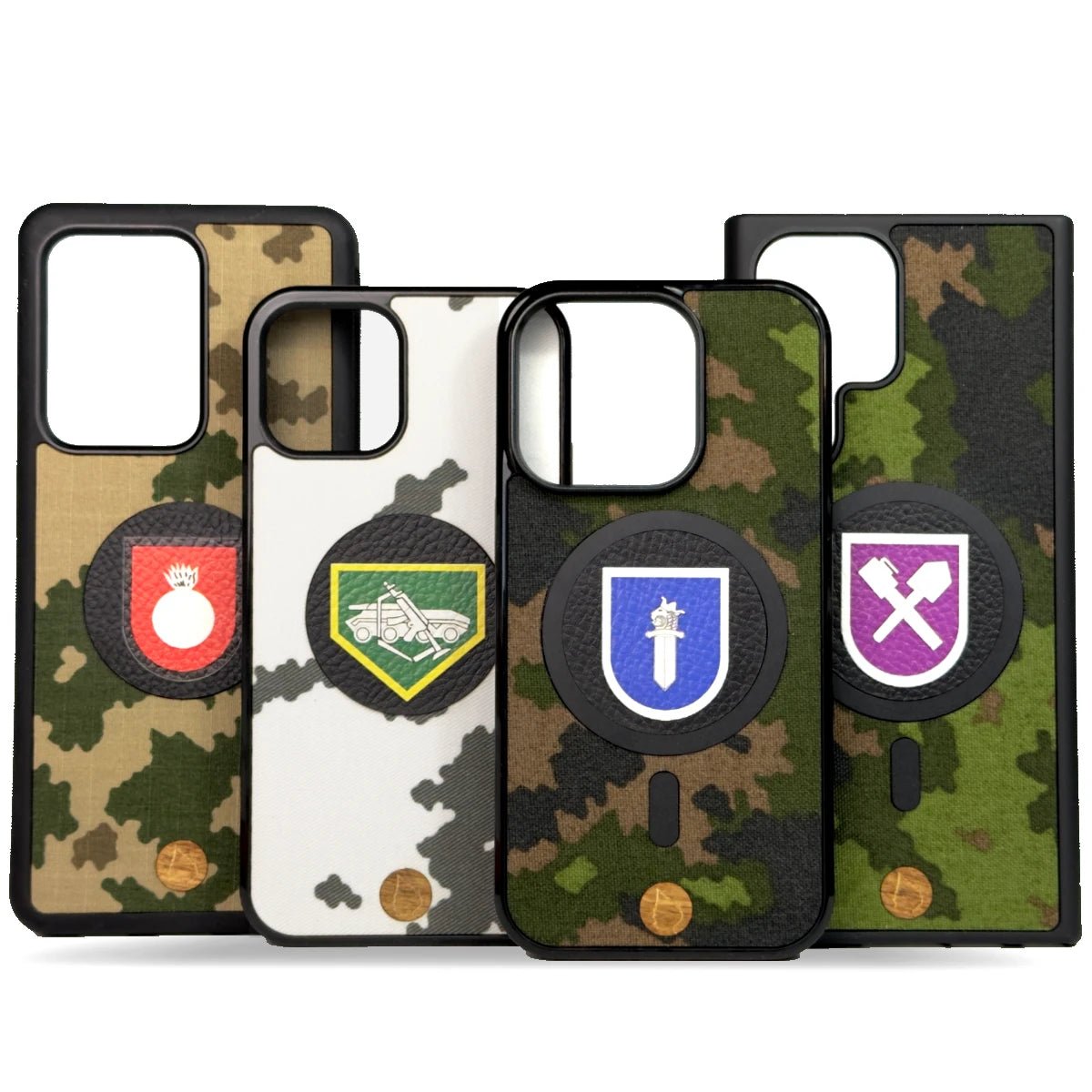 Suomen armeijan M05-maastokuvioiset puhelinkuoret eri väreissä ja merkeillä. Kestävät suojakuoret iPhonelle, Samsungille, OnePlusille ja Google Pixelille. Aidosta M05-kankaasta valmistetut laadukkaat Lastu-kuoret.